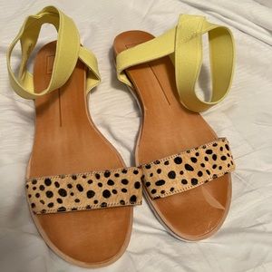 Yellow/ cheetah print scandals. Size 8